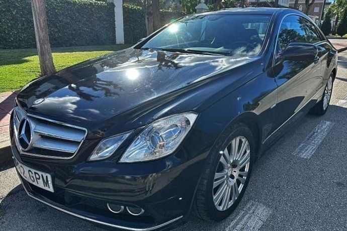 Usado 2009 Mercedes E250 Coupe | 9500 € (Buen precio) - Imagen 1/4