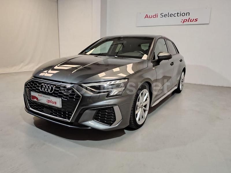 Gris / plata Usado 2021 Audi A3 Sportback Berlina | 26.850 € (Un poco caro) - Imagen 1/4
