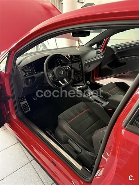 Usado VW Golf VII GTI 230 CV (169 kW) 2018 Rojo Berlina