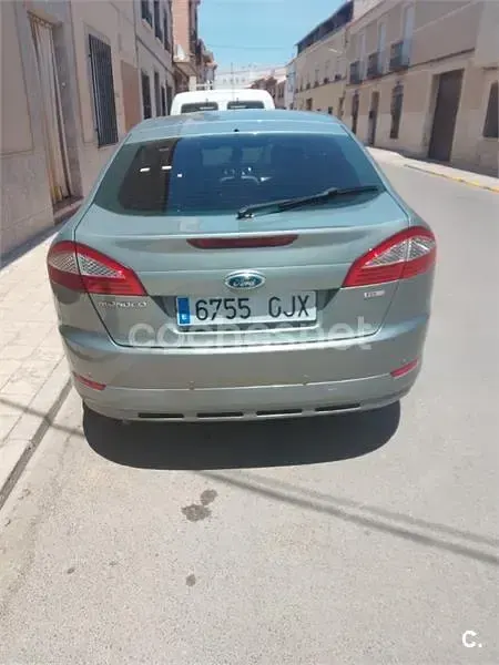 Usado Ford Mondeo Trend 140 CV (102 kW) 2008 Gris / plata Berlina