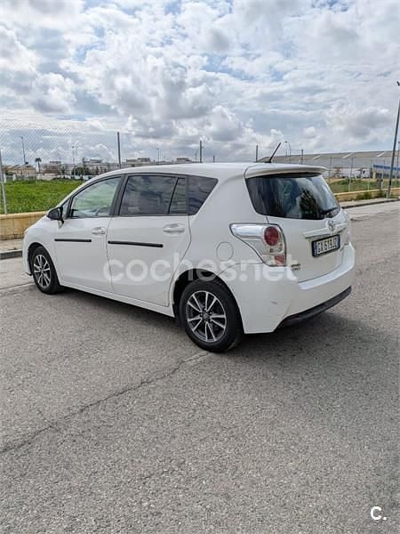 Usado Toyota Verso Advance 112 CV (82 kW) 2015 Blanco Monovolumen
