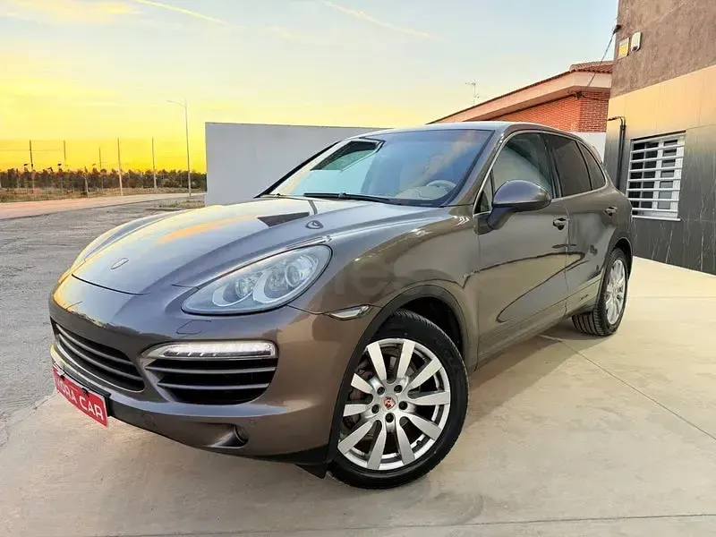 Usado Porsche Cayenne 245 CV (180 kW) 2013 Marrón SUV