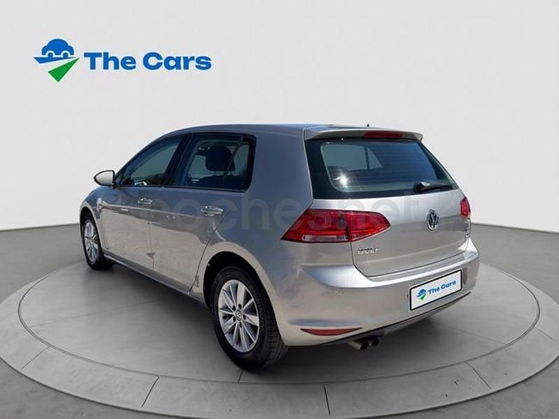 Usado VW Golf VII Advance 125 CV (91 kW) 2016 Gris / plata Berlina