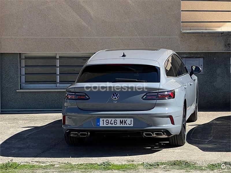 Usado VW Arteon R 320 CV (235 kW) 2023 Gris / plata Familiar