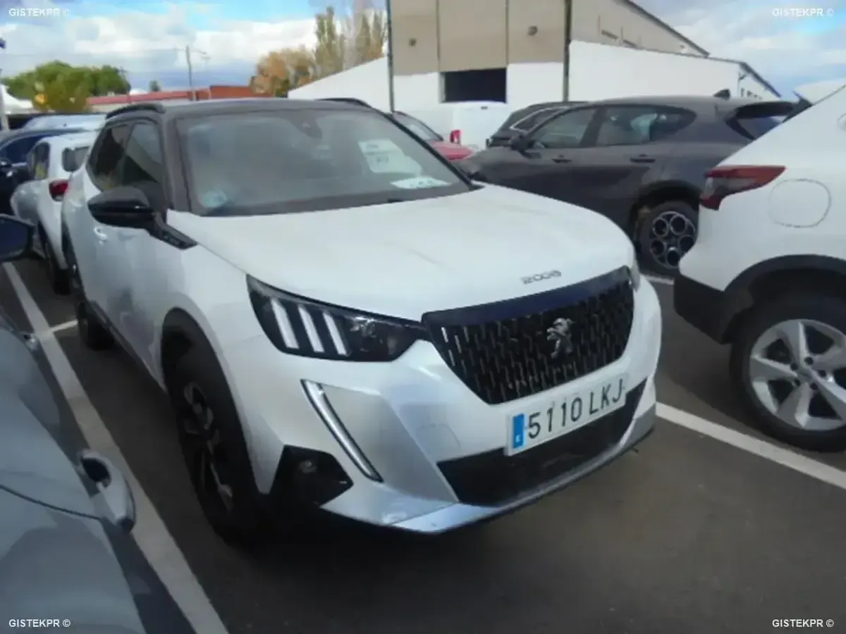 Usado Peugeot 2008 GT-line 100 CV (73 kW) 2020 Blanco SUV