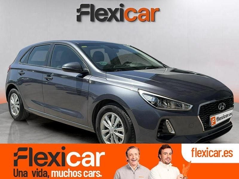 Gris / plata Usado 2018 Hyundai i30 Berlina | 13.490 € (Precio justo) - Imagen 1/4