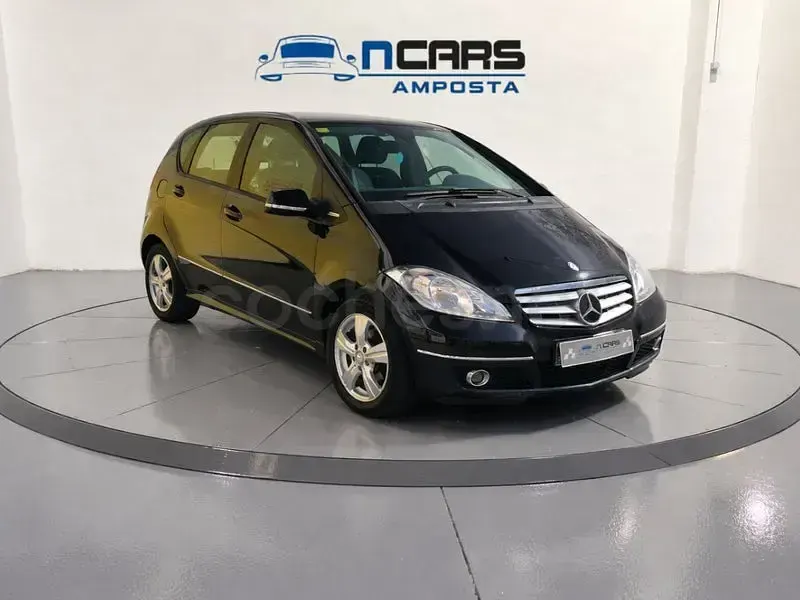 Usado Mercedes A180 Style 109 CV (80 kW) 2012 Negro Berlina