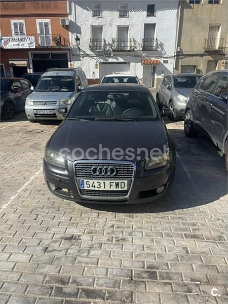 Usado Audi A3 Attraction 140 CV (102 kW) 2004 Negro Utilitario