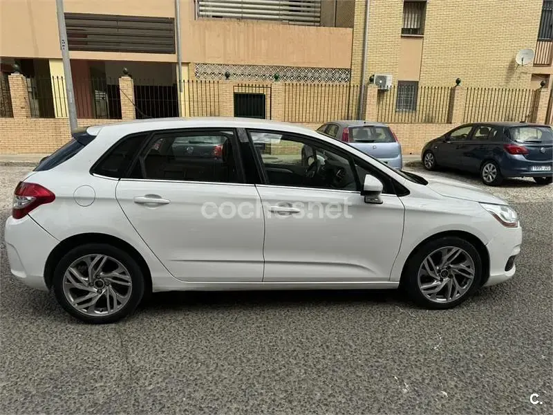 Usado Citroën C4 112 CV (82 kW) 2013 Blanco Berlina