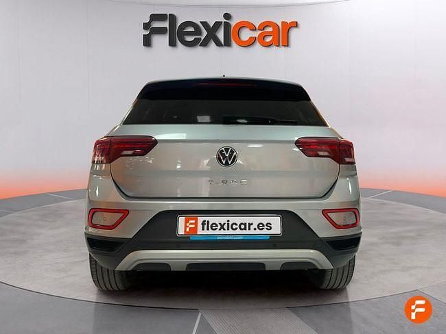 Usado VW T-Roc Life 150 CV (110 kW) 2023 Gris SUV