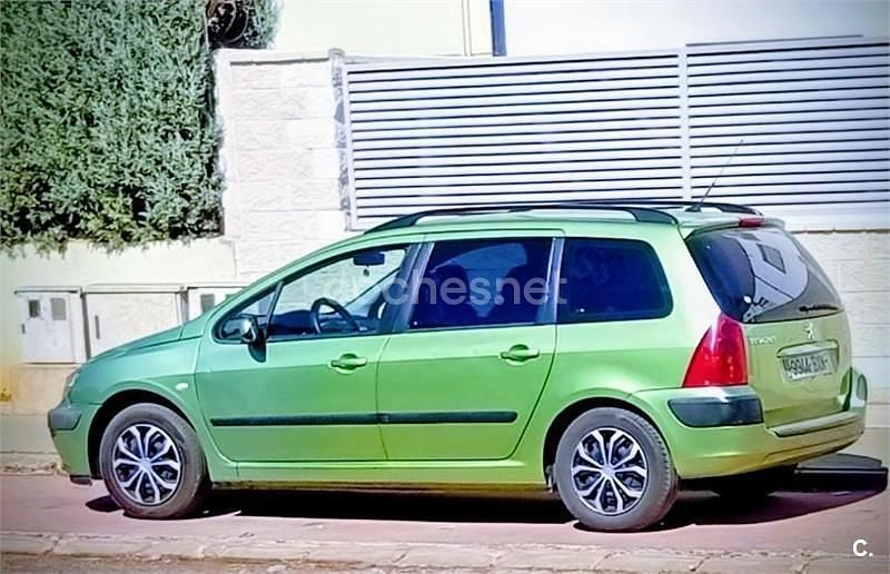 Verde Usado 2002 Peugeot 307 Familiar | 1500 € (Buen precio) - Imagen 1/4