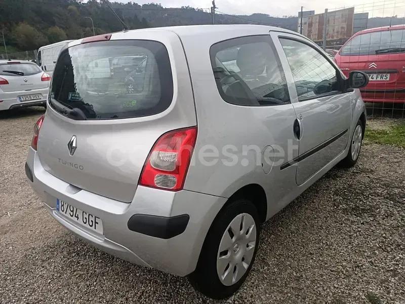 Usado Renault Twingo Authentique 60 CV (44 kW) 2008 Gris / plata Utilitario