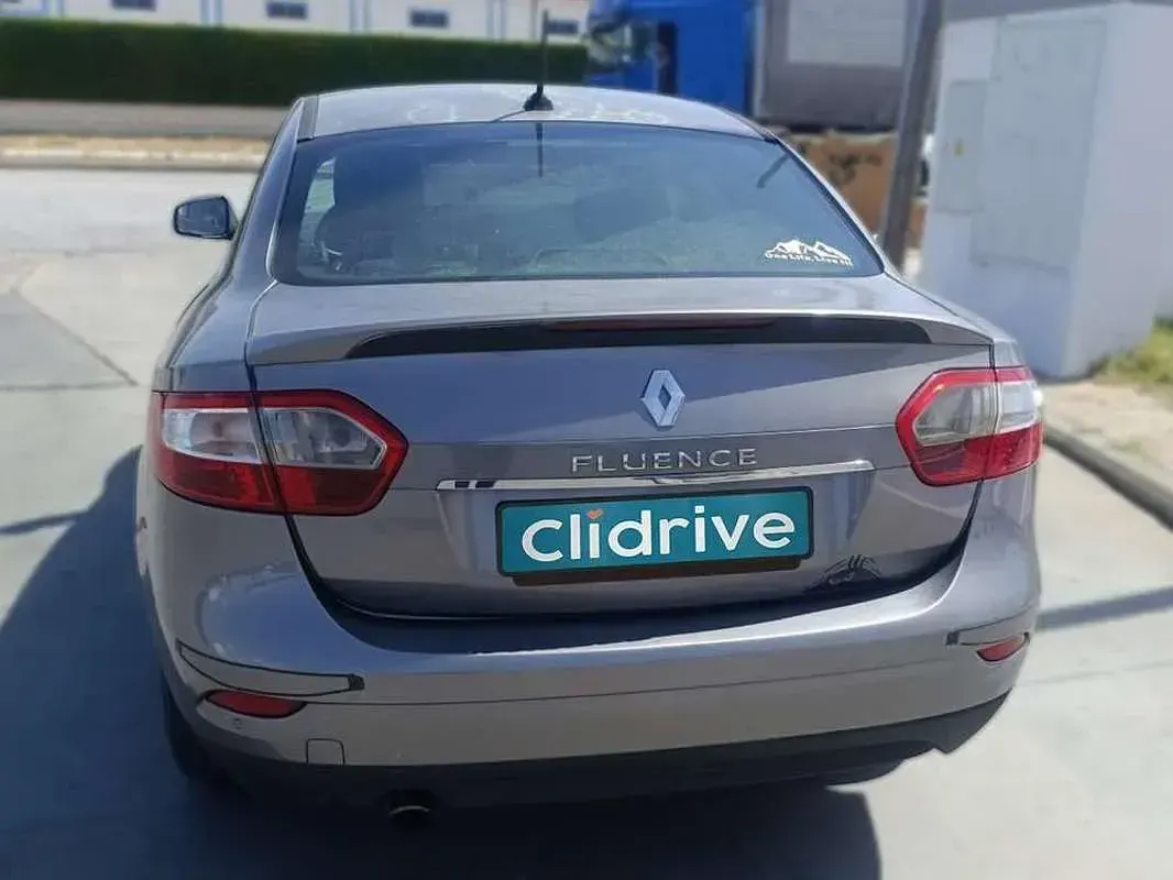 Usado Renault Fluence Dynamique 106 CV (77 kW) 2010 Gris Berlina