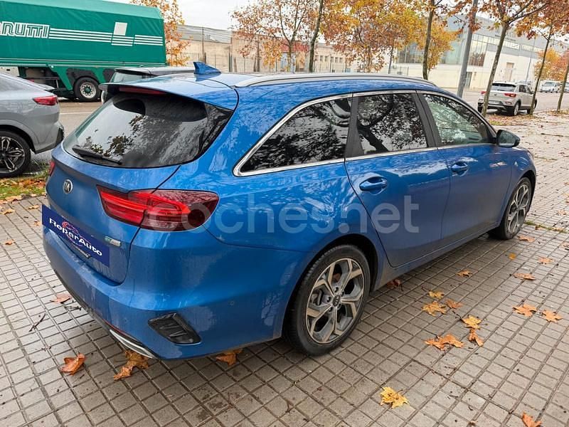 Usado Kia Ceed 160 CV (117 kW) 2022 Azul Utilitario