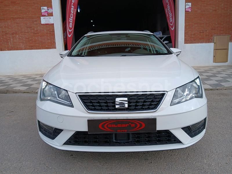 Usado Seat Leon Style 115 CV (84 kW) 2018 Blanco Familiar