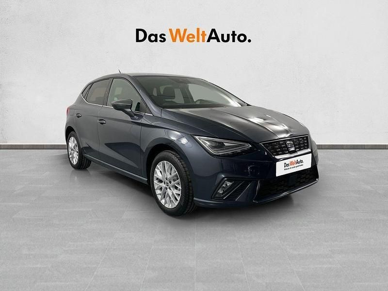 Gris Usado 2024 Seat Ibiza Berlina | 18.900 € (Precio justo) - Imagen 1/4