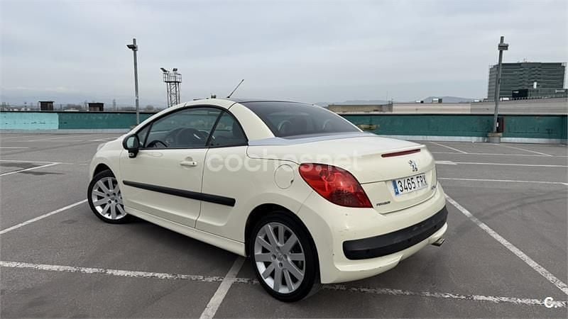 Usado Peugeot 207 CC Sport 150 CV (110 kW) 2007 Beige Descapotable