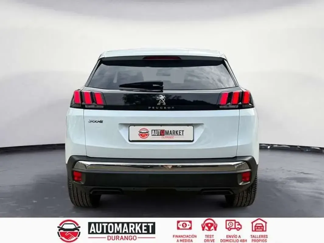 Usado Peugeot 3008 Allure 120 CV (88 kW) 2017 Blanco SUV