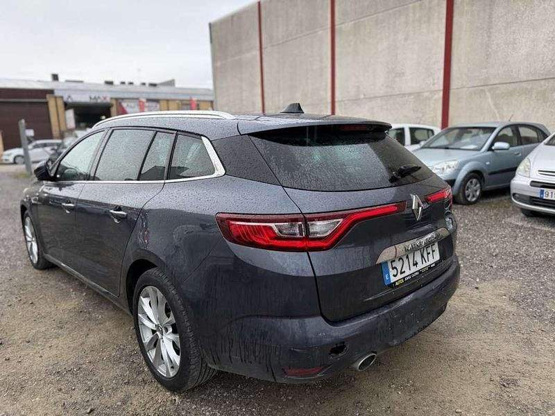 Usado Renault Mégane GrandTour Zen 116 CV (85 kW) 2018 Gris Familiar
