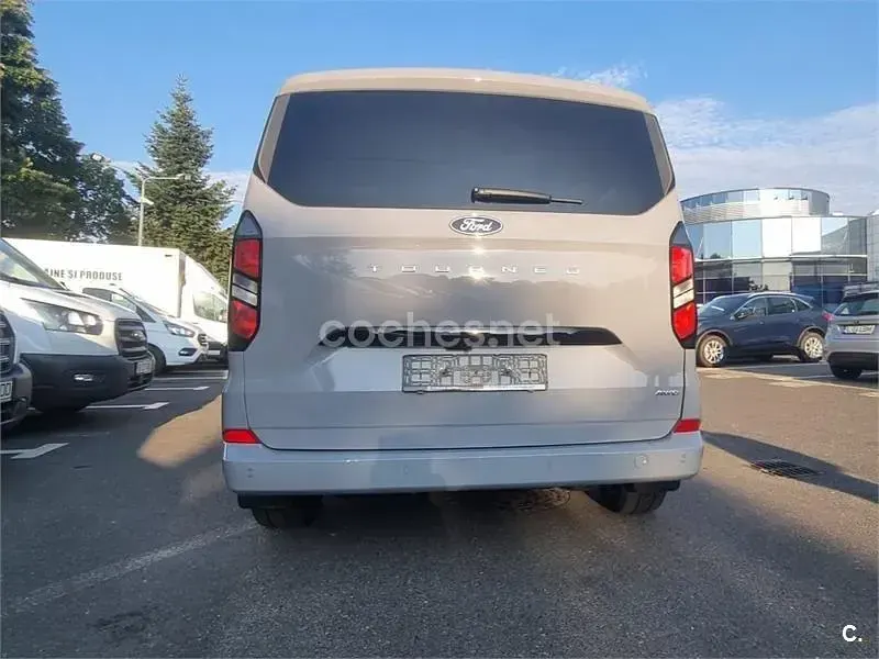Usado Ford Tourneo Custom Titanium X 170 CV (125 kW) 2024 Gris / plata Van