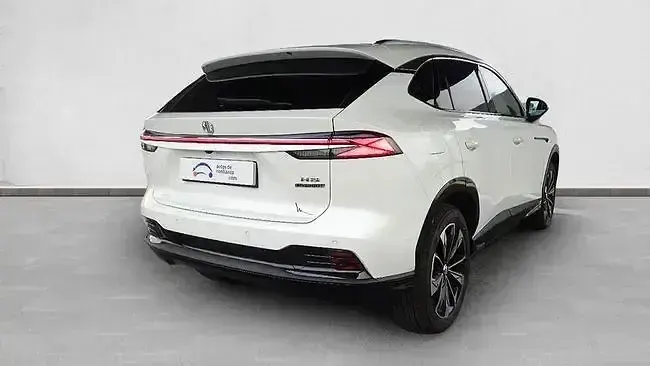 Käytetty MG HS Luxury 224 HP (164 kW) 2026 Valkoinen Katumaasturi