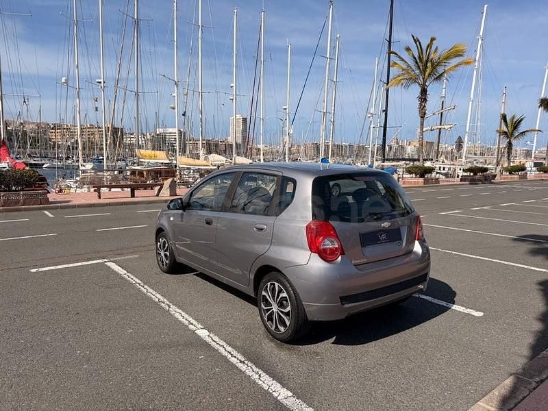 Usado Chevrolet Aveo LS 84 CV (61 kW) 2011 Gris / plata Berlina