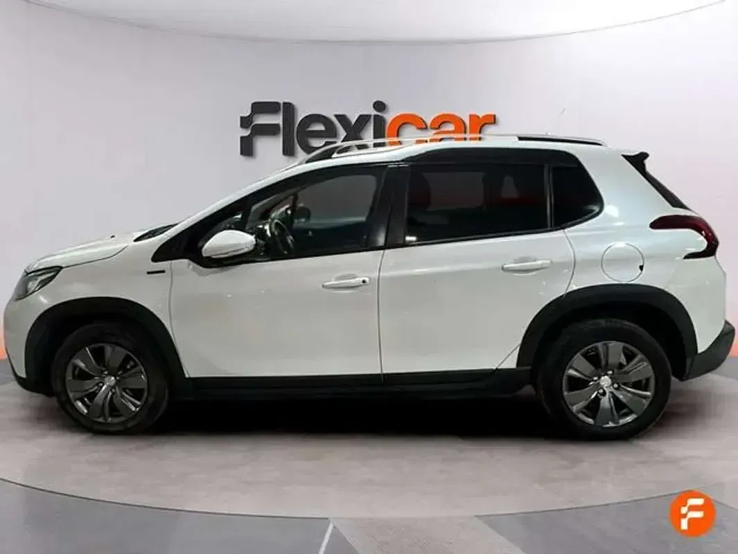 Usado Peugeot 2008 Allure 110 CV (80 kW) 2019 Blanco SUV