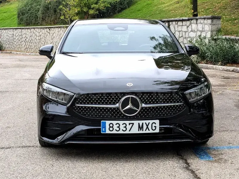 Usado Mercedes A200 150 CV (110 kW) 2025 Negro Berlina