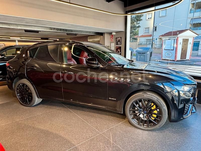 Usado Maserati Levante 430 CV (316 kW) 2018 Negro SUV