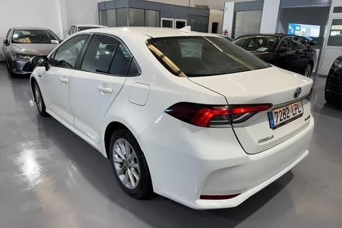 Usado Toyota Corolla Business Edition 125 CV (91 kW) 2021 Blanco Berlina