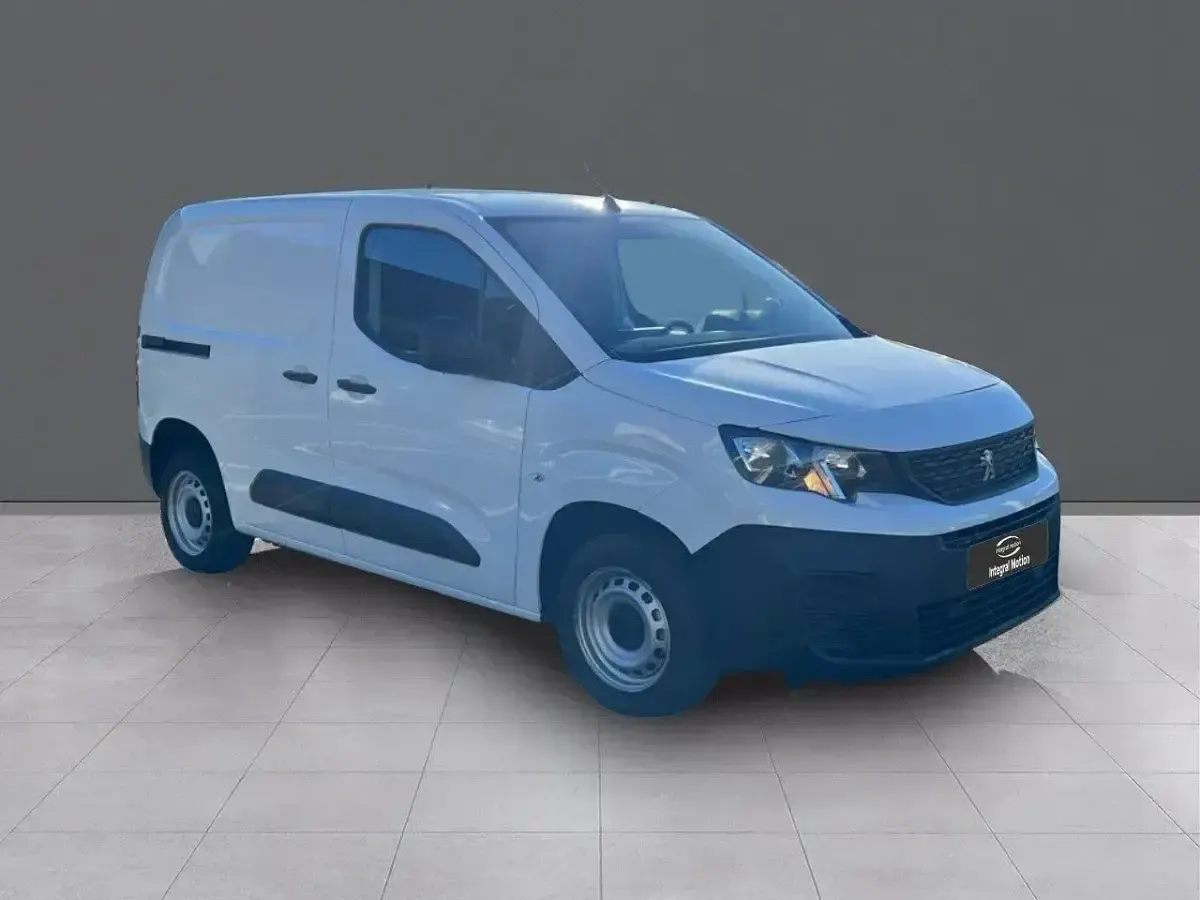 Usado Peugeot Partner 102 CV (75 kW) 2021 Blanco Monovolumen