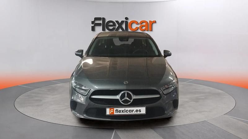 Usado Mercedes A180 116 HP (85 kW) 2020 Cinzento Sedan