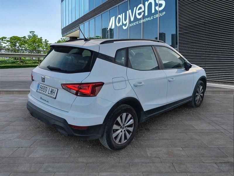 Usado Seat Arona Style Plus 110 CV (80 kW) 2022 Blanco SUV