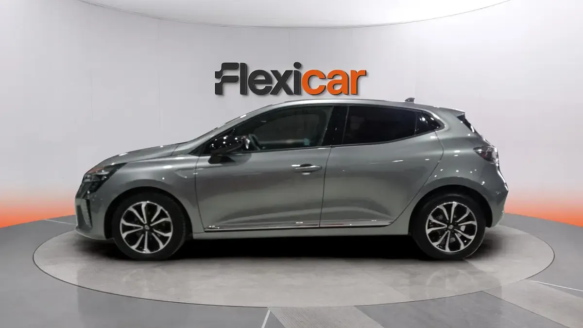 Usado Renault Clio V Techno 90 CV (66 kW) 2025 Gris Berlina
