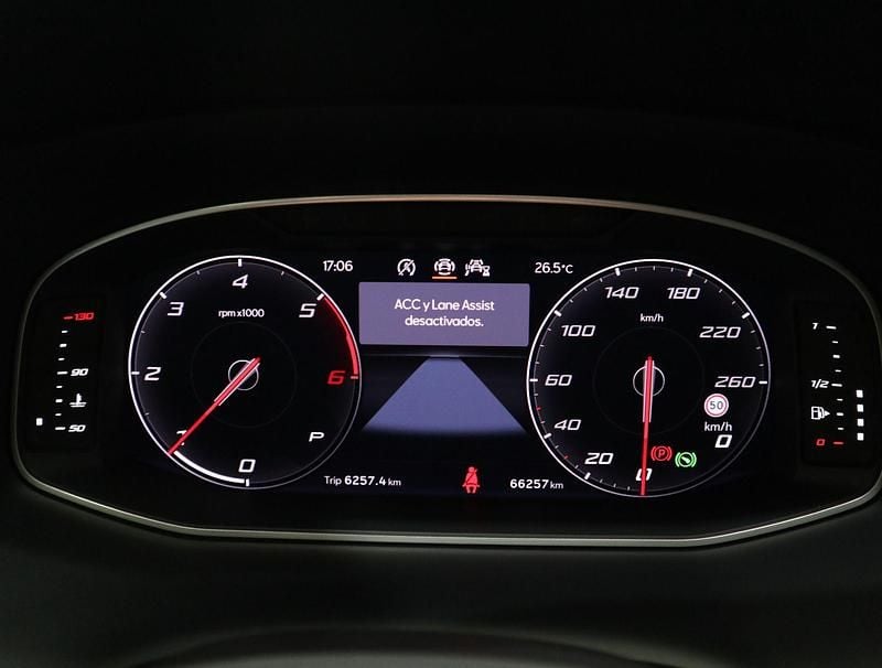 Usado Seat Ateca Style 150 CV (110 kW) 2022 Gris SUV