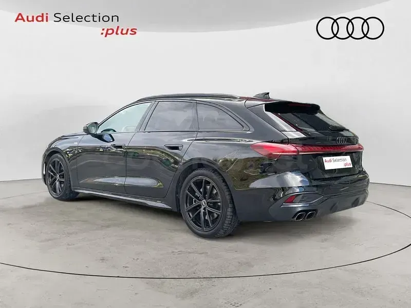 Usado Audi A5 Ambiente 204 CV (150 kW) 2025 Negro Familiar
