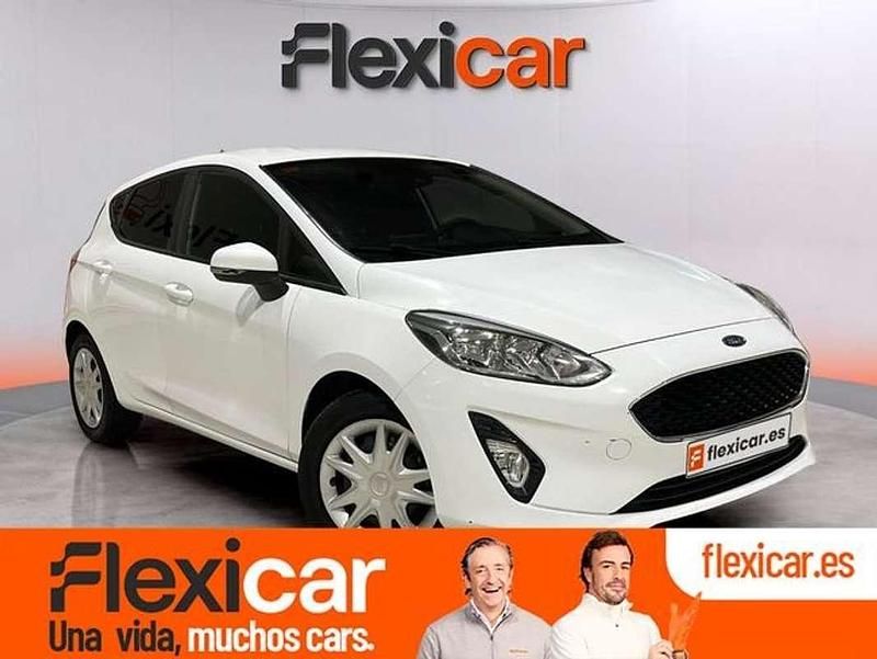 Blanco Usado 2018 Ford Fiesta Trend Utilitario | 8290 € (Buen precio) - Imagen 1/4