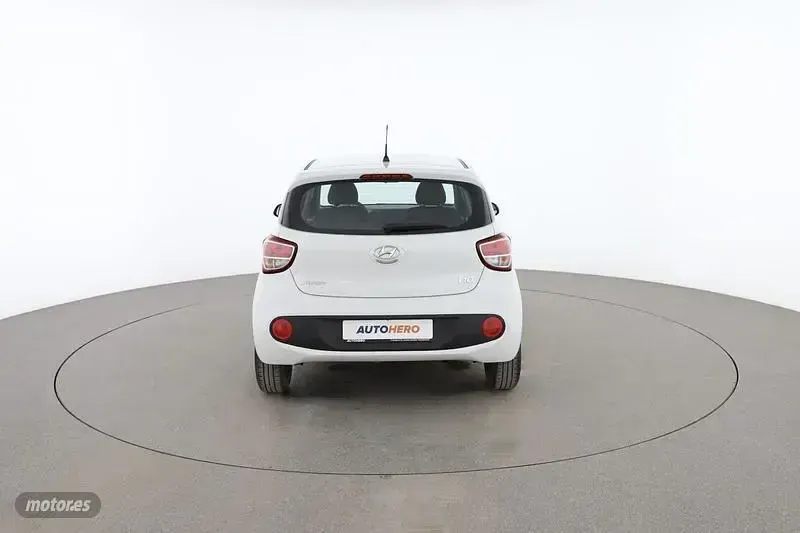 Usado Hyundai i10 67 CV (49 kW) 2017 Blanco Utilitario