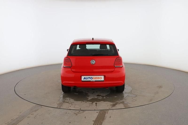 Usado VW Polo Advance 90 CV (66 kW) 2013 Rojo Berlina