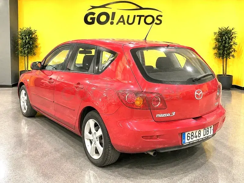 Usado Mazda 3 Active 109 CV (80 kW) 2004 Rojo Berlina