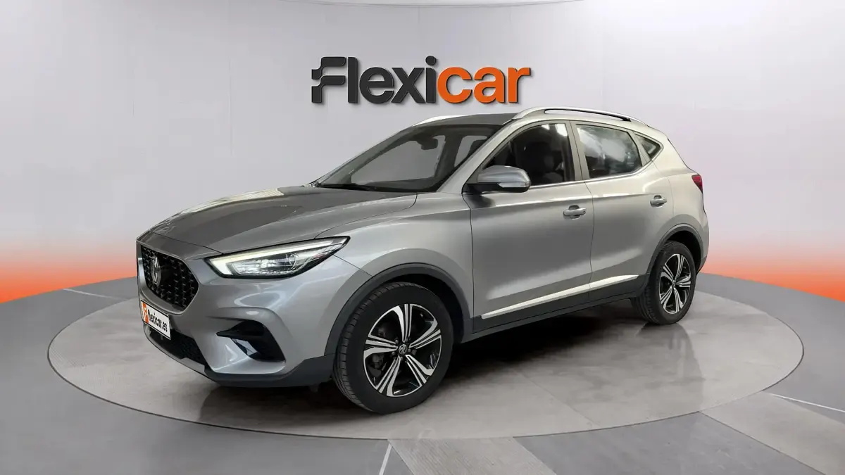 Usado MG ZS Luxury 111 CV (81 kW) 2022 Gris SUV