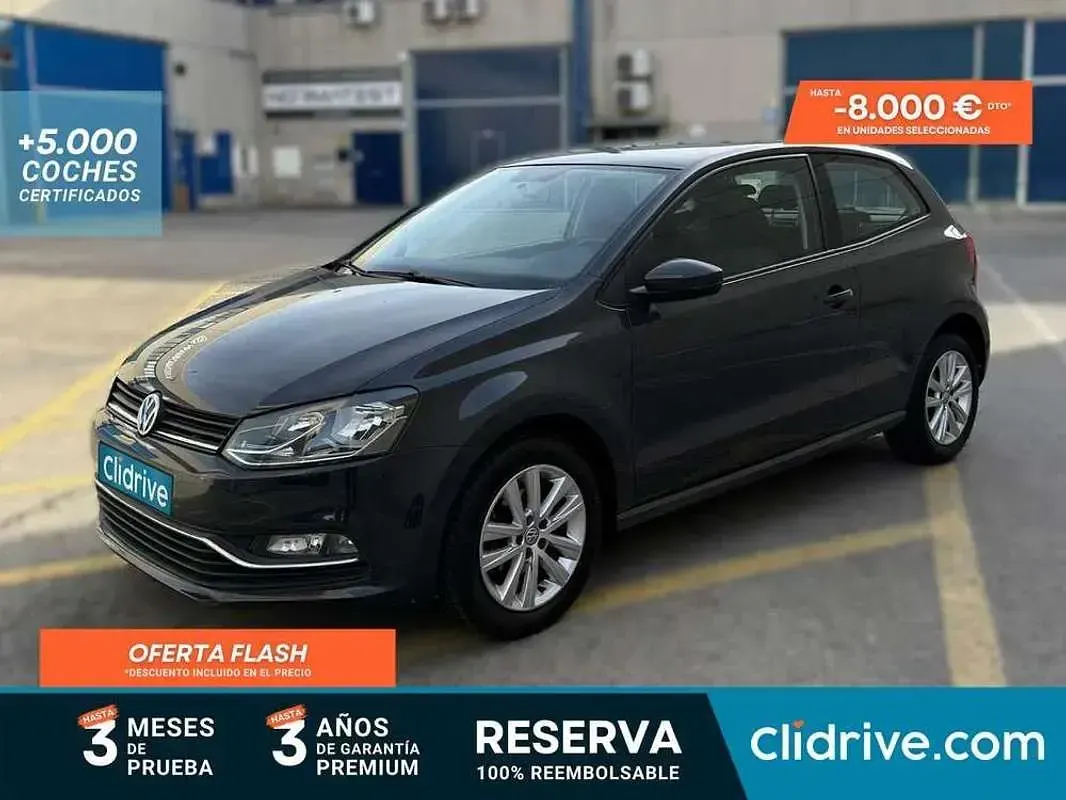 Usado VW Polo Advance 90 CV (66 kW) 2014 Gris Utilitario