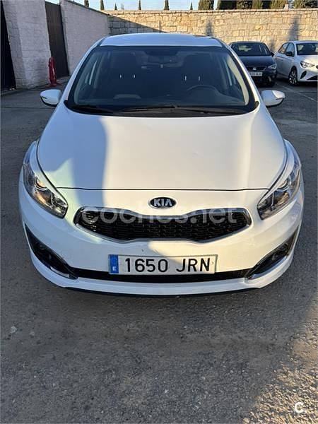 Usado Kia Ceed 100 CV (73 kW) 2016 Blanco Utilitario