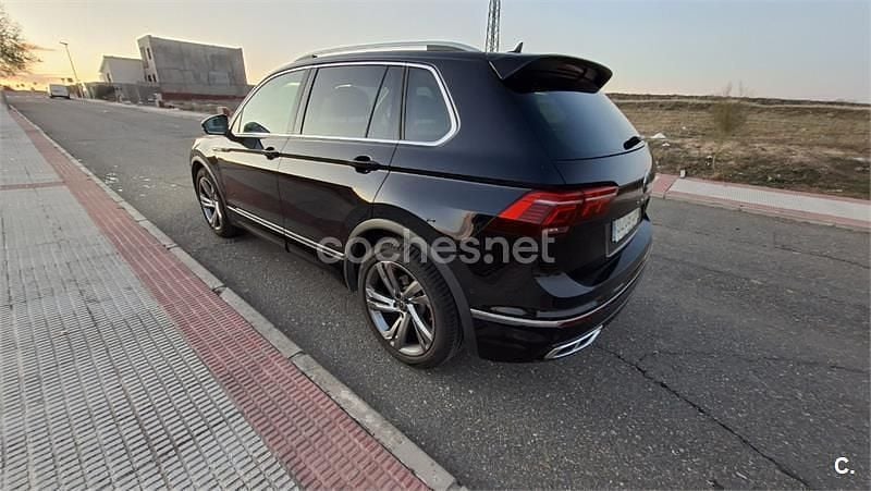 Usado VW Tiguan R-line 150 CV (110 kW) 2021 Negro SUV