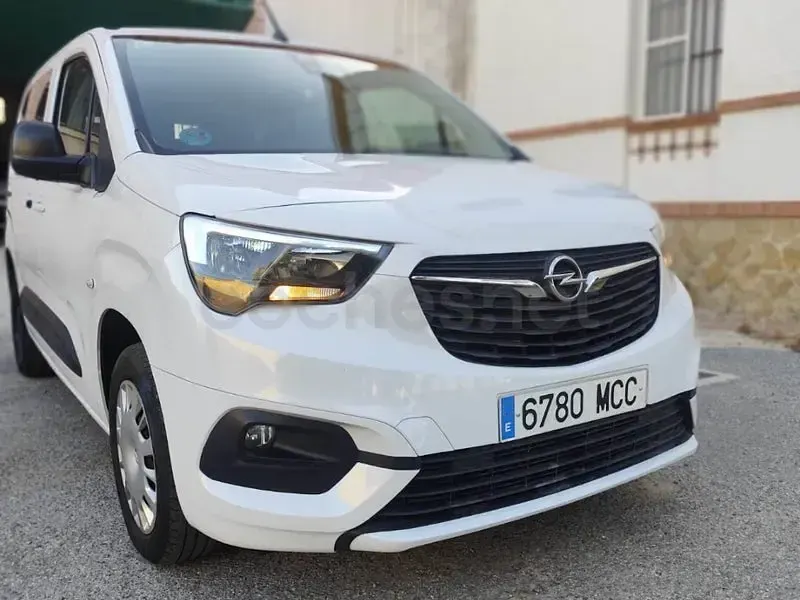Usado Opel Combo Life Business Edition 102 CV (75 kW) 2022 Blanco Monovolumen