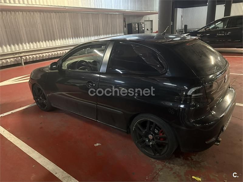 Usado Seat Ibiza Sport 130 CV (95 kW) 2002 Negro Utilitario
