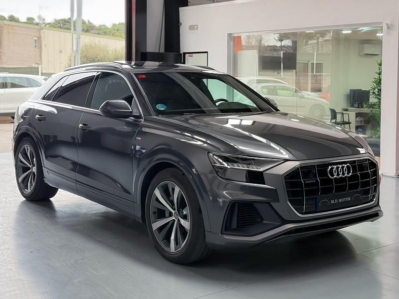 Usado Audi Q8 S-Line 286 CV (210 kW) 2019 Gris SUV
