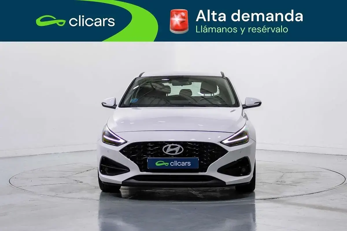 Usado Hyundai i30 101 CV (74 kW) 2024 Blanco Utilitario