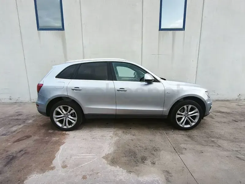 Usado Audi Q5 Ambition 177 CV (130 kW) 2014 Gris / plata SUV