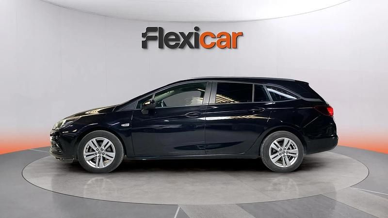 Usado Opel Astra Excellence 150 CV (110 kW) 2018 Negro Familiar